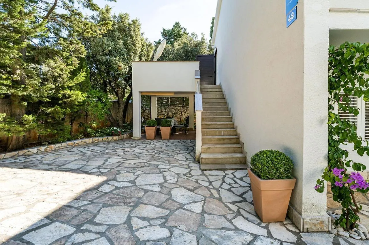 Apartments Katica Mandre